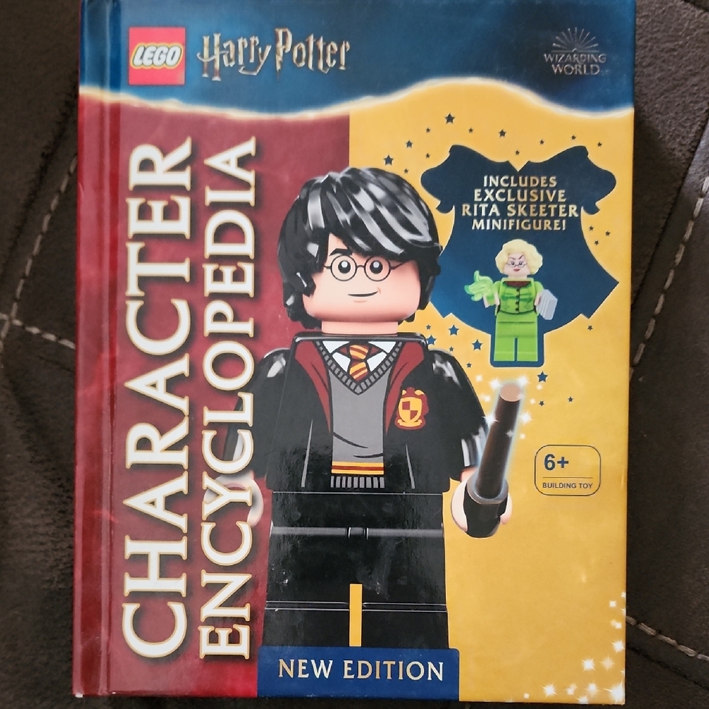 LEGO Harry Potter Character Encyclopedia with Exclusive Minifigure